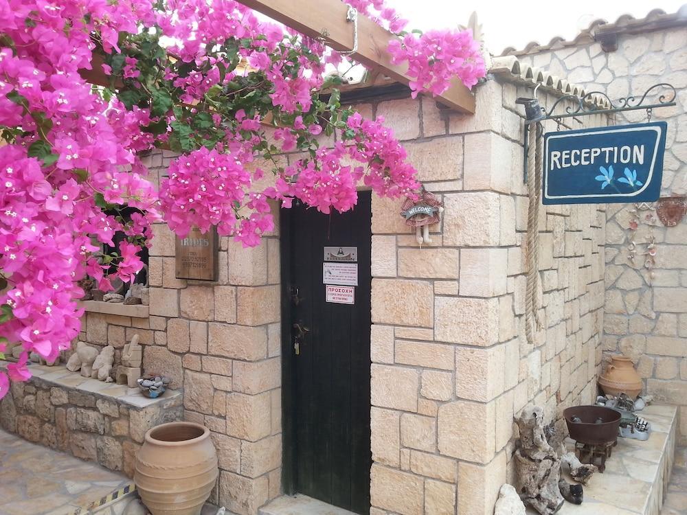Irides Luxury Studios & Apartments Aegina Kültér fotó